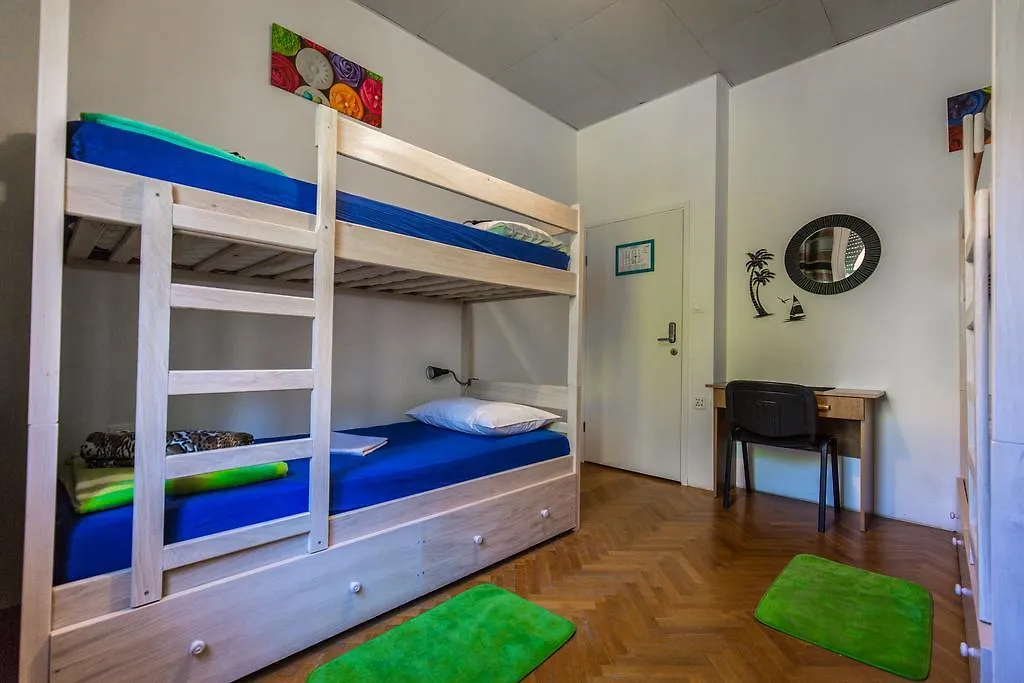 **  Crazy House Hostel Pula Kroatien