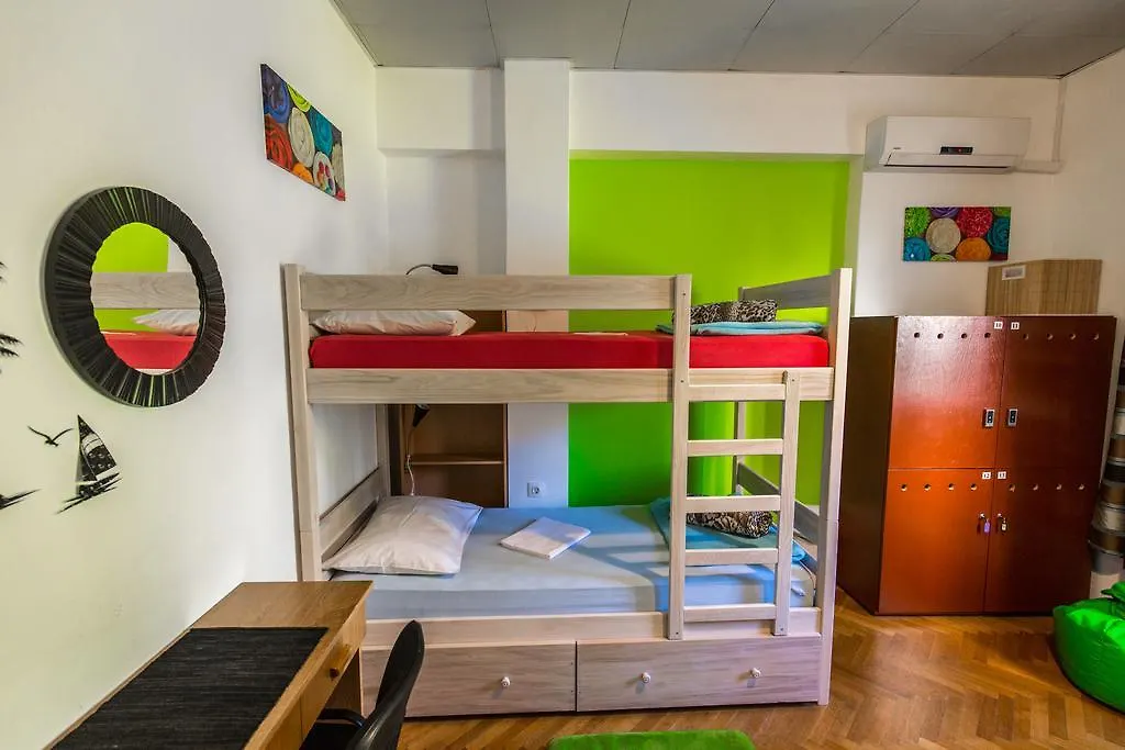 Crazy House Hostel Pula Kroatien