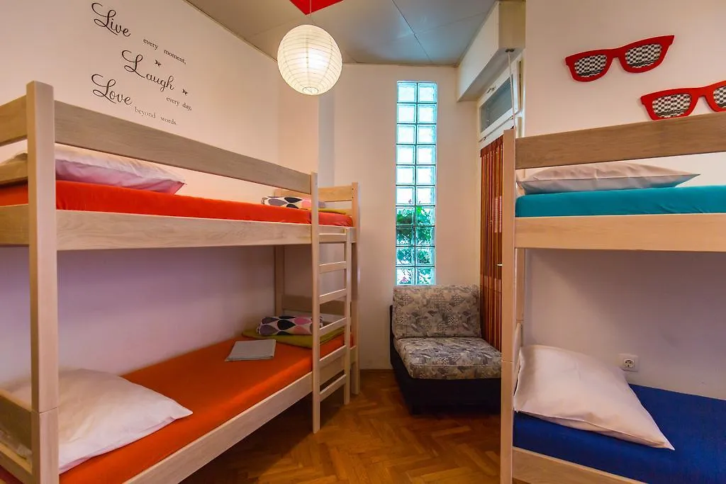 Crazy House Hostel PUY 2*,  크로아티아