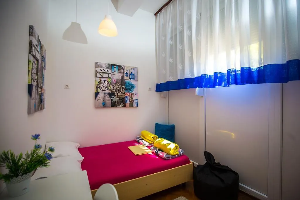 **  Crazy House Hostel Pula Croatia