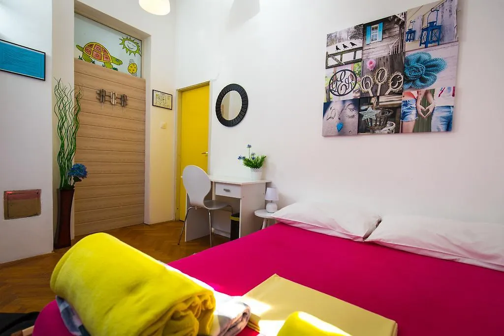 Crazy House Hostel Pula Croatia