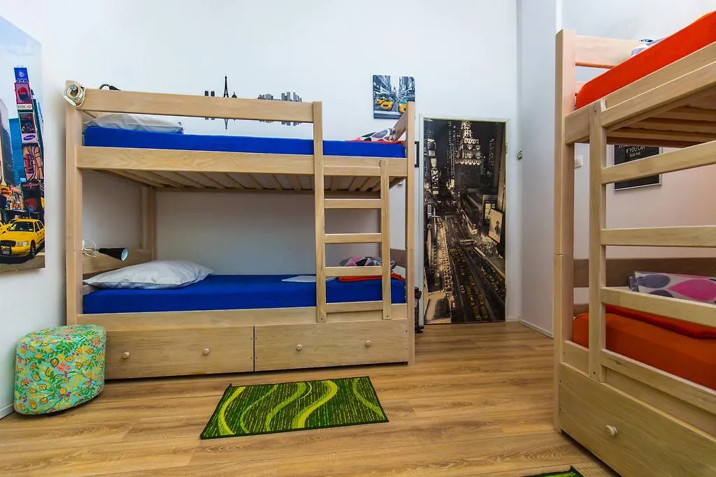Crazy House Hostel Pula 0*,  Kroatien