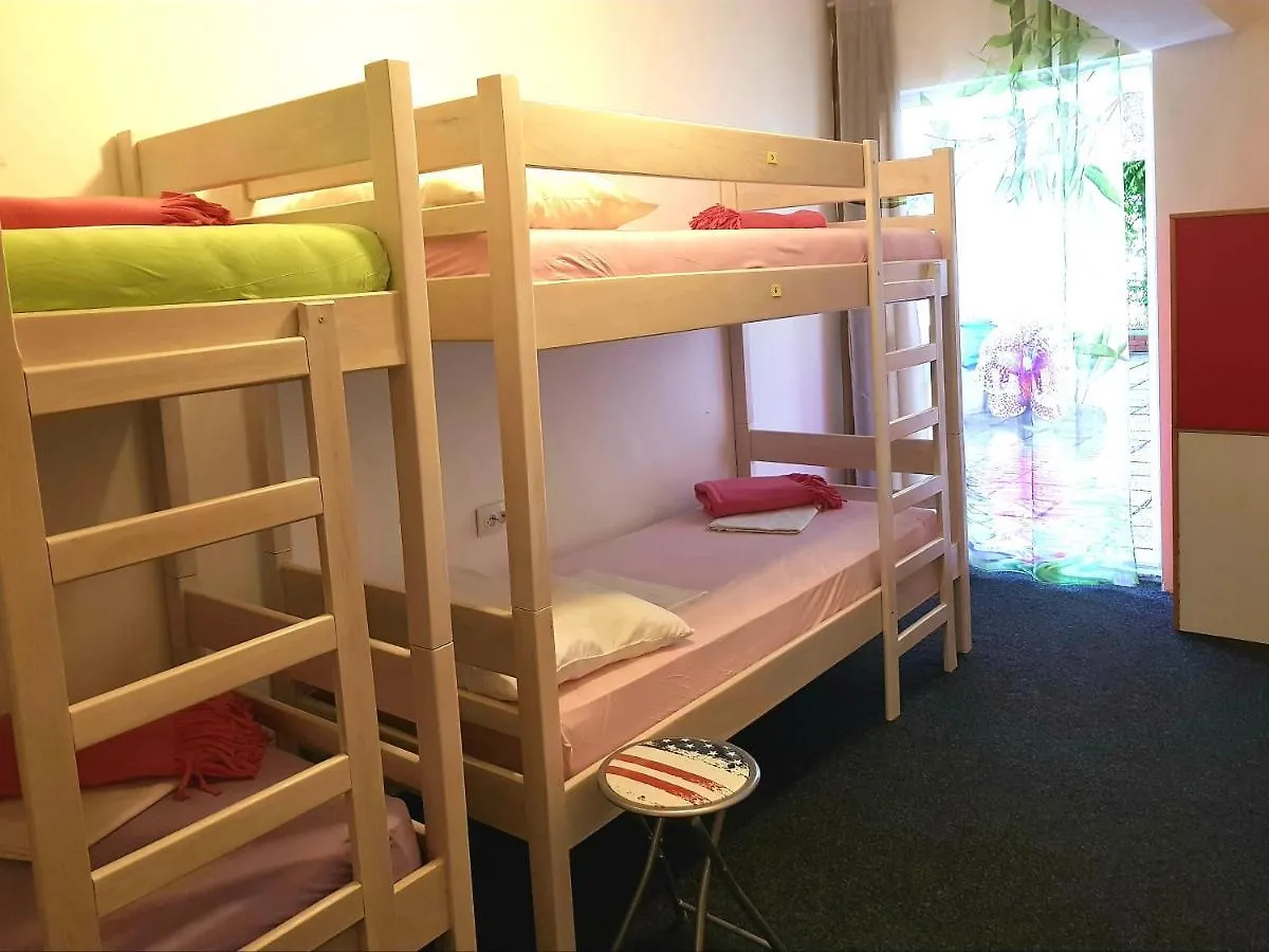 Crazy House Hostel Pula