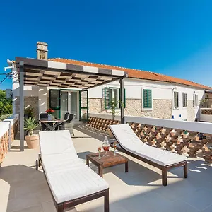  Apartment Fontana Croatia